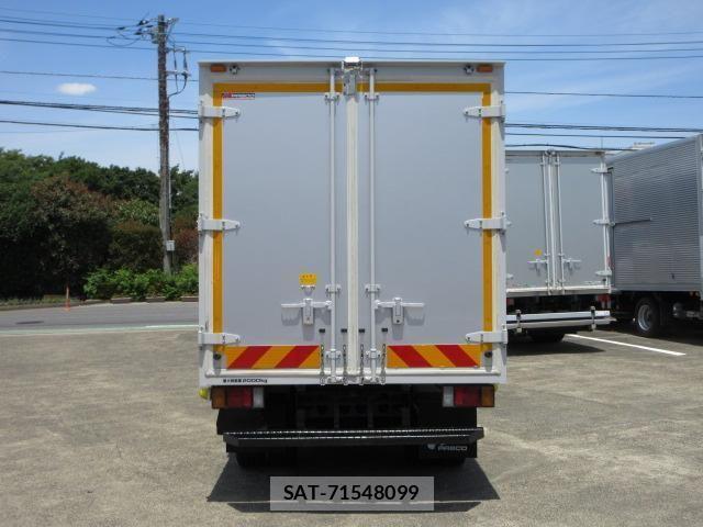 Isuzu ELF TRUCK 2019-02 7616367-5