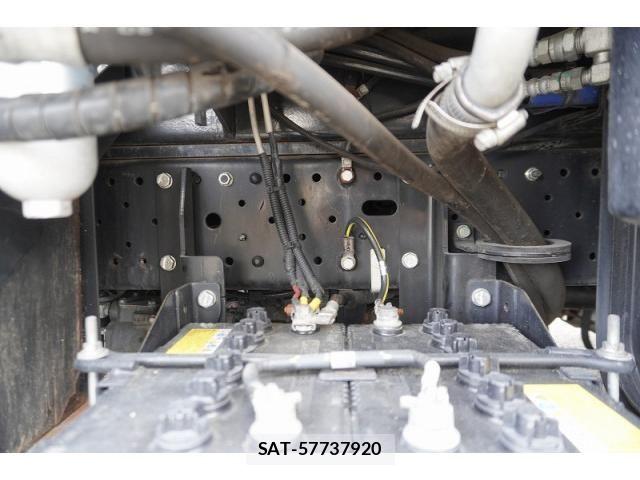 Isuzu ELF TRUCK 2016-03 7722970-11