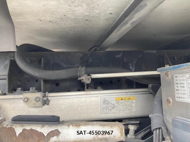 Isuzu ELF TRUCK 2012-06 7723025-13