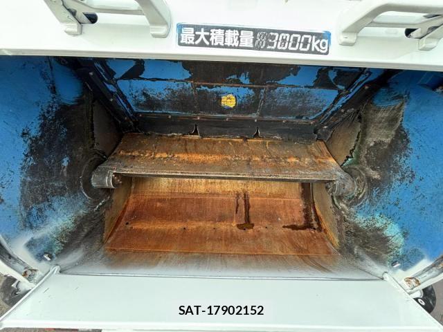Isuzu ELF TRUCK 2013-11 7722987-12