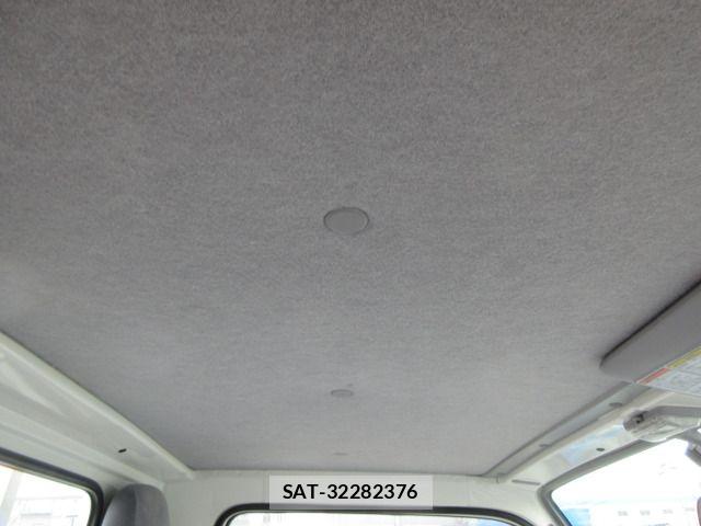 Isuzu ELF TRUCK 2015-03 7723026-18