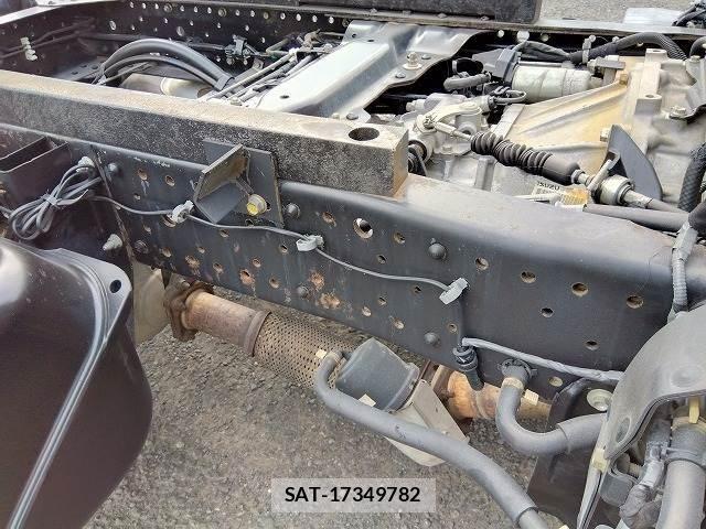 Isuzu ELF TRUCK 2015-04 7723024-20