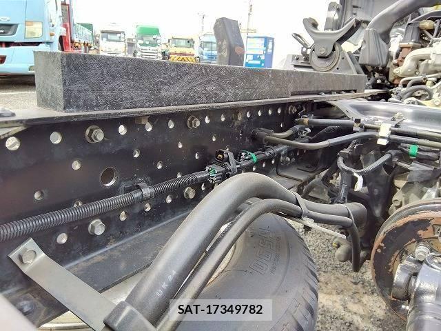 Isuzu ELF TRUCK 2015-04 7723024-21