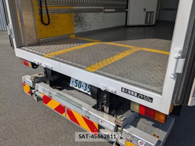 Isuzu ELF TRUCK 2019-02 7722961-17