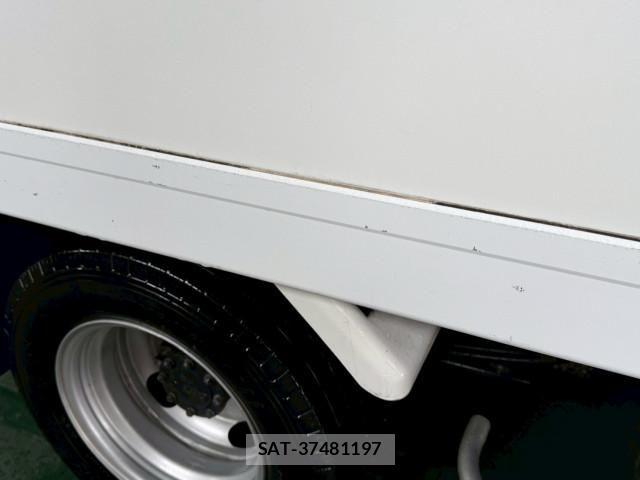 Isuzu ELF TRUCK 2016-05 7723022-21