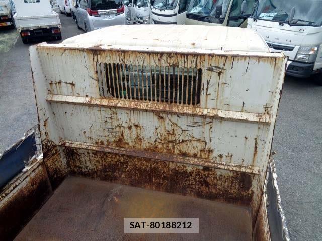Isuzu ELF TRUCK 2019-08 7723002-15