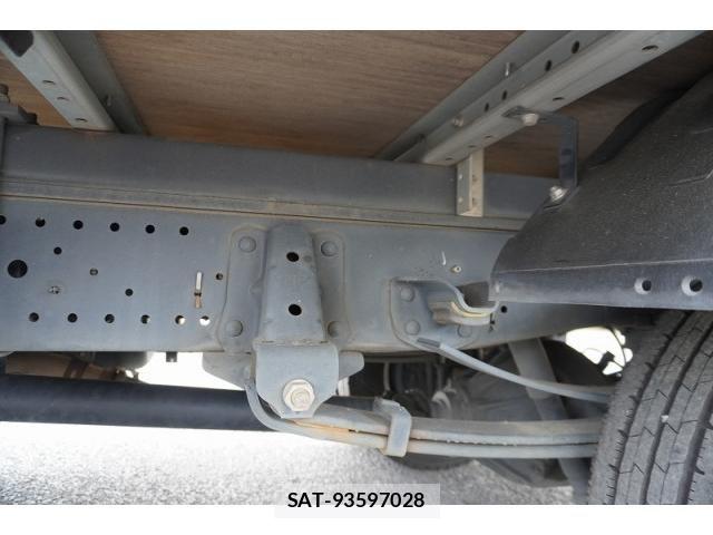 Isuzu ELF TRUCK 2019-03 7722990-10