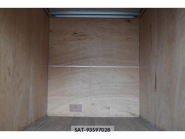 Isuzu ELF TRUCK 2019-03 7722990-21