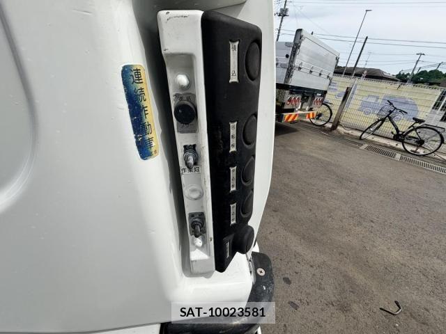 Isuzu ELF TRUCK 2013-11 7722981-9