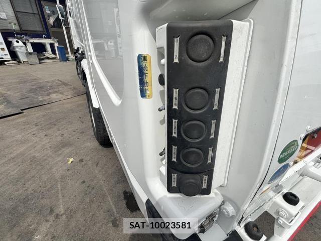 Isuzu ELF TRUCK 2013-11 7722981-10