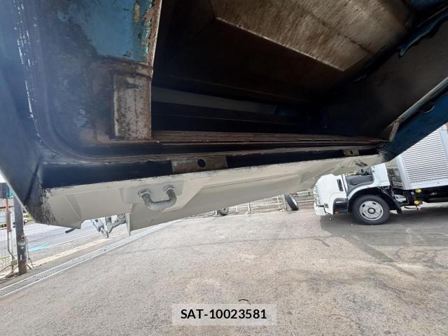 Isuzu ELF TRUCK 2013-11 7722981-18