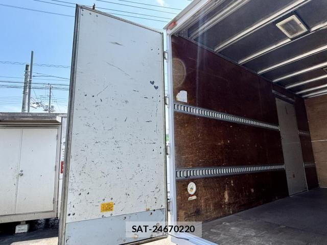 Isuzu ELF TRUCK 2012-11 7723028-12