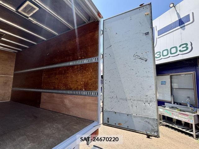 Isuzu ELF TRUCK 2012-11 7723028-13
