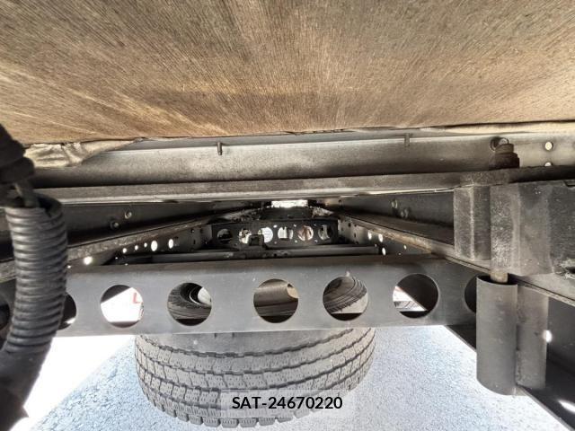Isuzu ELF TRUCK 2012-11 7723028-20
