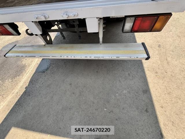Isuzu ELF TRUCK 2012-11 7723028-21
