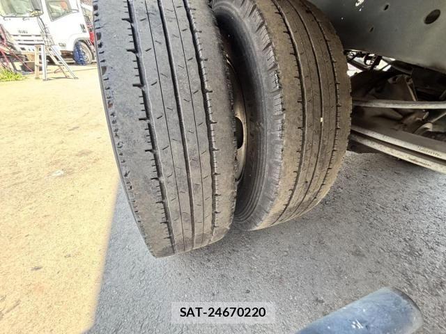 Isuzu ELF TRUCK 2012-11 7723028-25