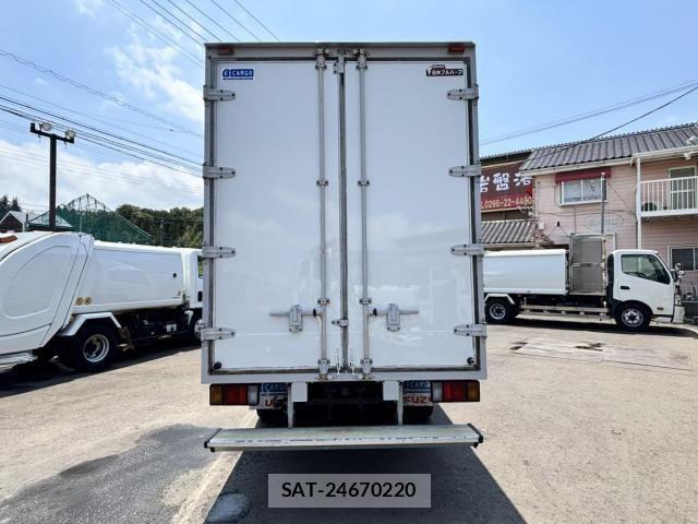 Isuzu ELF TRUCK 2012-11 7723028-5