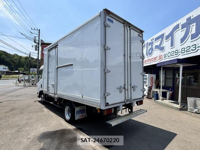 Isuzu ELF TRUCK 2012-11 7723028-6