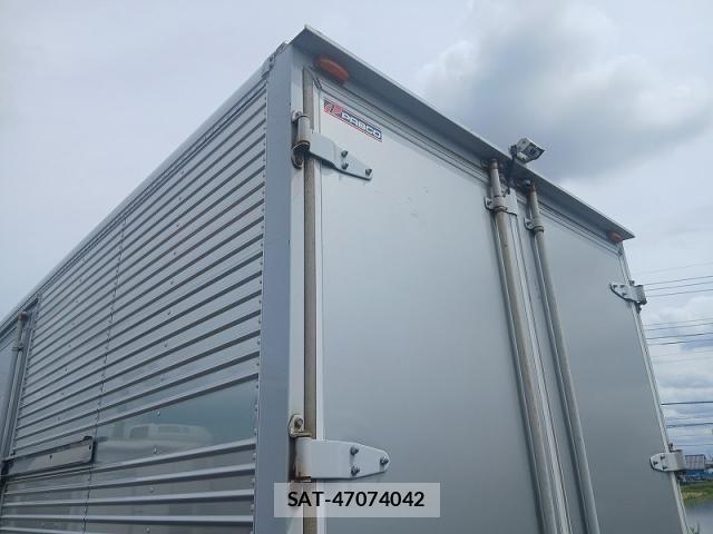 Isuzu ELF TRUCK 2016-03 7723036-16