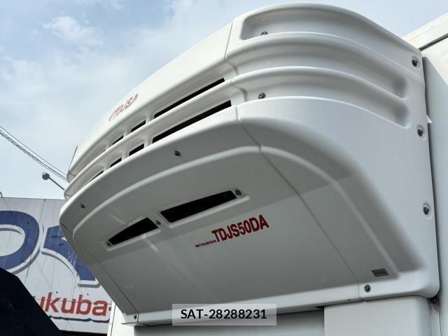 Isuzu ELF TRUCK 2015-04 7722973-9