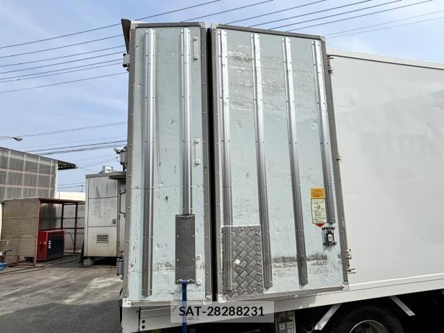 Isuzu ELF TRUCK 2015-04 7722973-14