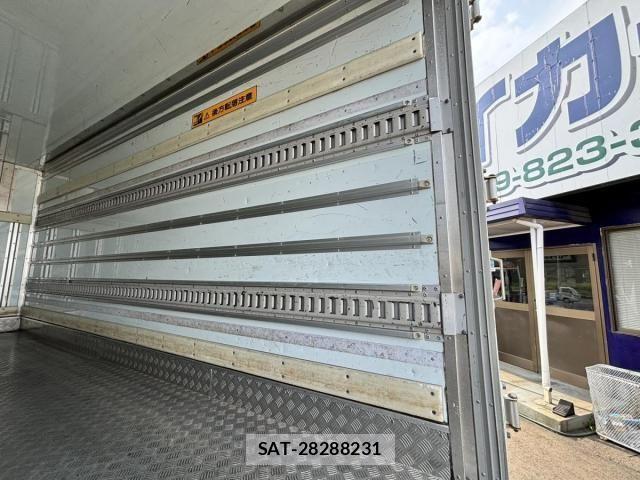 Isuzu ELF TRUCK 2015-04 7722973-18