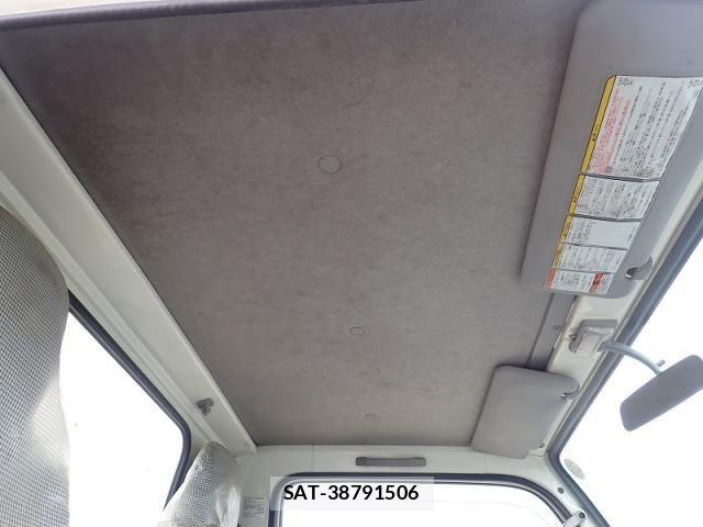Isuzu ELF TRUCK 2015-04 7723032-11