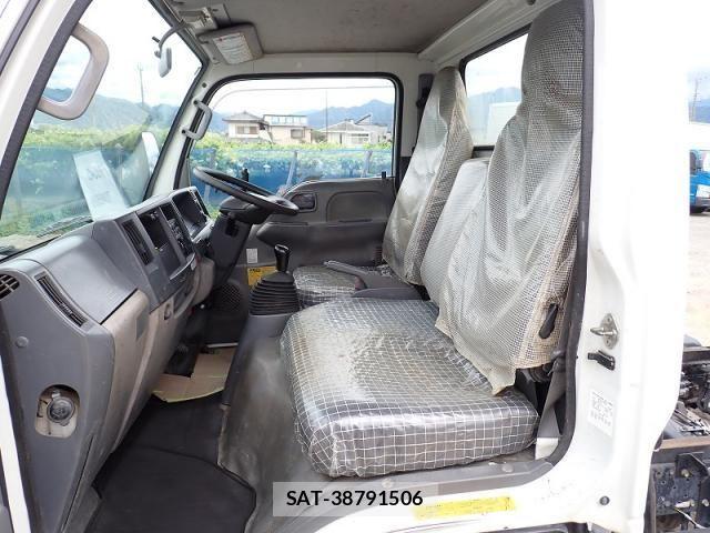 Isuzu ELF TRUCK 2015-04 7723032-12
