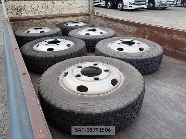 Isuzu ELF TRUCK 2015-04 7723032-25