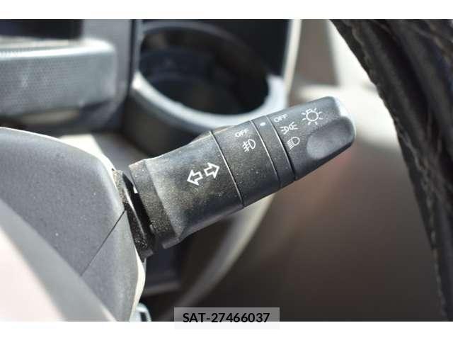 Isuzu ELF TRUCK 2009-05 7723037-9