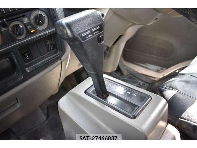 Isuzu ELF TRUCK 2009-05 7723037-2