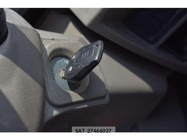 Isuzu ELF TRUCK 2009-05 7723037-5
