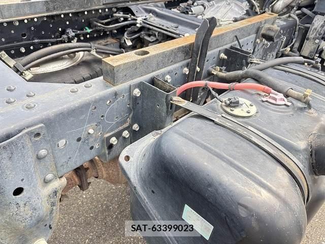 Isuzu ELF TRUCK 2015-12 7784597-20