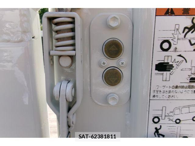 Isuzu ELF TRUCK 2018-04 7784629-12