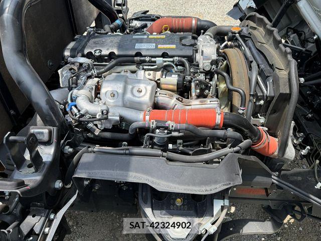 Isuzu ELF TRUCK 2021-03 7784628-12
