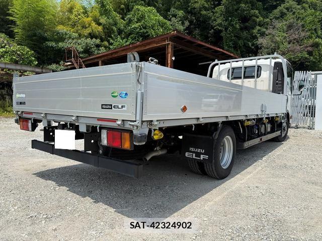 Isuzu ELF TRUCK 2021-03 7784628-3