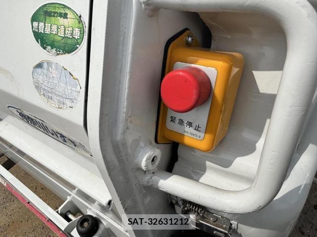 Isuzu ELF TRUCK 2010-03 7784590-11
