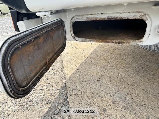 Isuzu ELF TRUCK 2010-03 7784590-12
