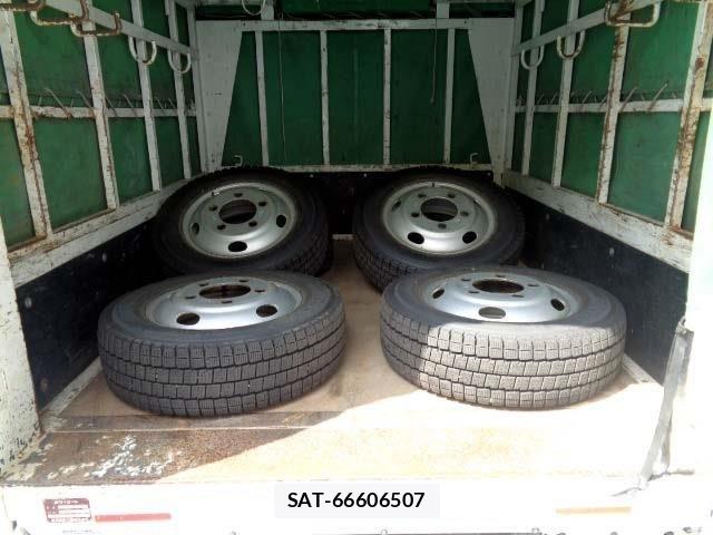 Isuzu ELF TRUCK 2018-07 7784607-14