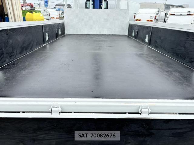 Isuzu ELF TRUCK 2013-07 7784582-9