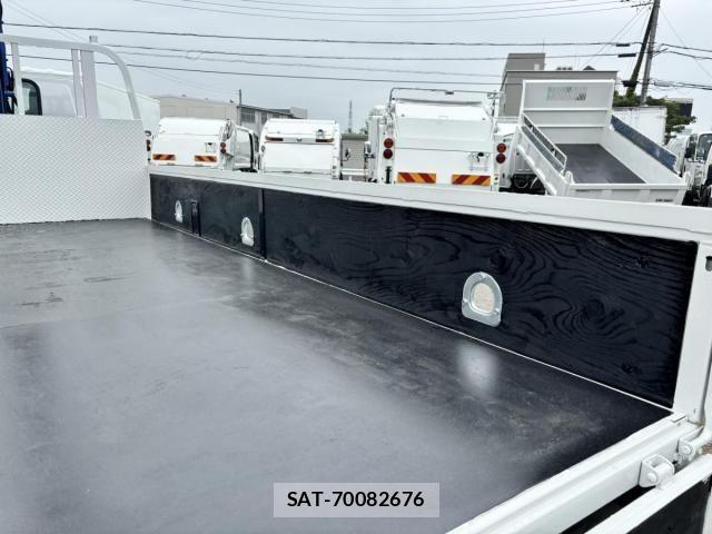 Isuzu ELF TRUCK 2013-07 7784582-11