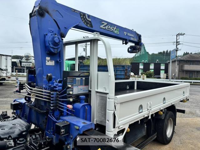 Isuzu ELF TRUCK 2013-07 7784582-18