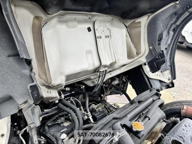 Isuzu ELF TRUCK 2013-07 7784582-25