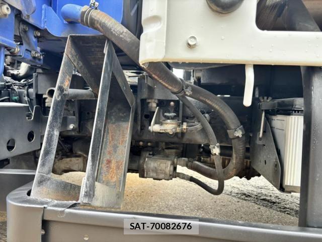 Isuzu ELF TRUCK 2013-07 7784582-29