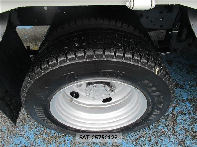 Isuzu ELF TRUCK 2019-08 7876291-18