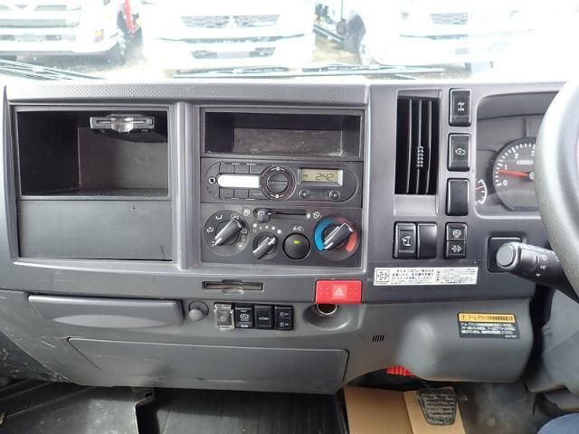 Isuzu ELF TRUCK 2015-06 7864668-16