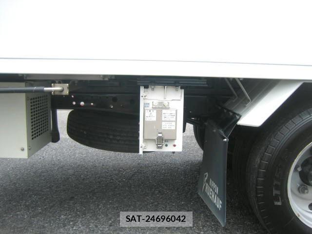 Isuzu ELF TRUCK 2018-05 7876290-19