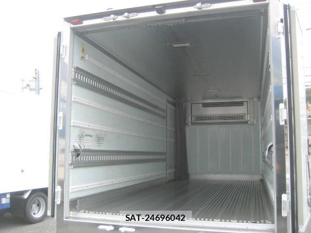 Isuzu ELF TRUCK 2018-05 7876290-5