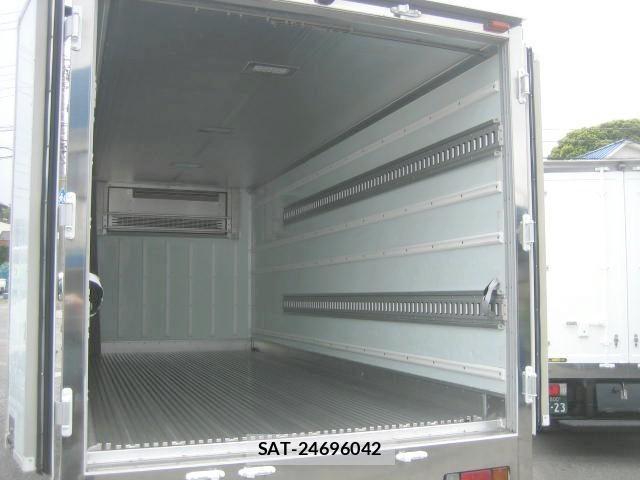 Isuzu ELF TRUCK 2018-05 7876290-6