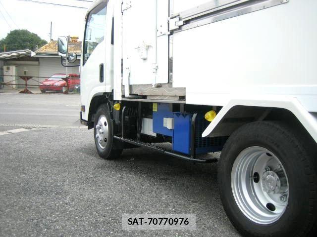 Isuzu ELF TRUCK 2018-06 7876293-15